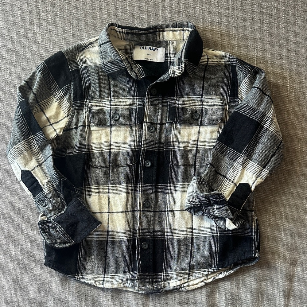 Old Navy Boys Black and Off White Plaid Long Sleeve Flannel Size XS (5)